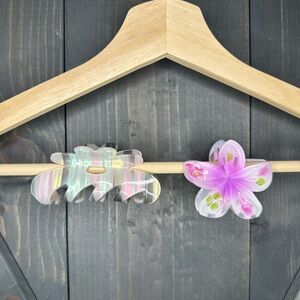 Multi color hair clips. Shell and Flower